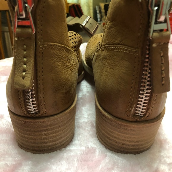 Dolce Vita Booties - Picture 5 of 7